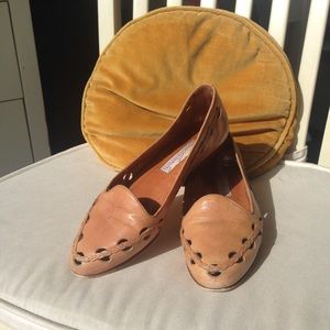 Gloria Vanderbilt Vintage Leather Tan Loafers